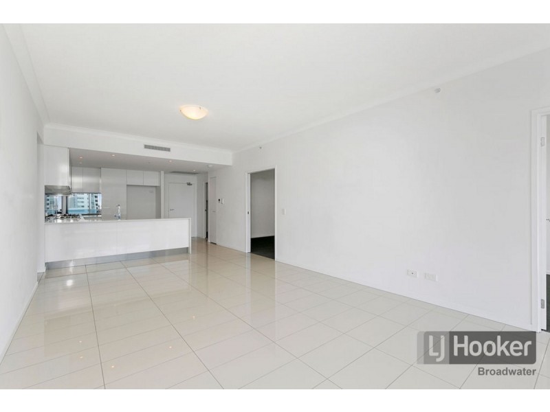 820/19 Imperial Parade, Labrador QLD 4215