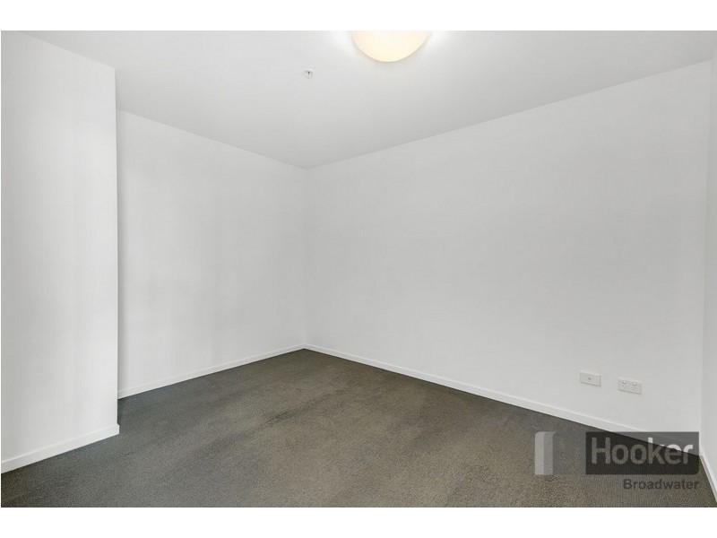 820/19 Imperial Parade, Labrador QLD 4215