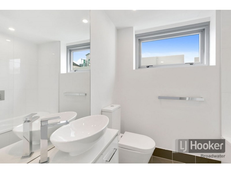 820/19 Imperial Parade, Labrador QLD 4215