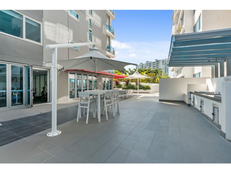 820/19 Imperial Parade, Labrador QLD 4215