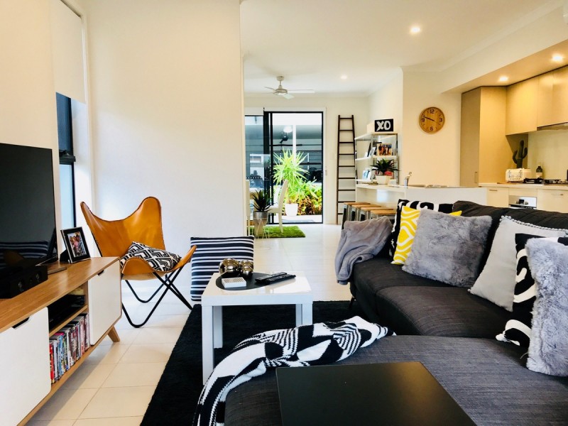 20 Regent Lane, Hope Island QLD 4212