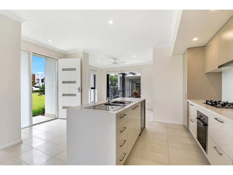 20 Regent Lane, Hope Island QLD 4212