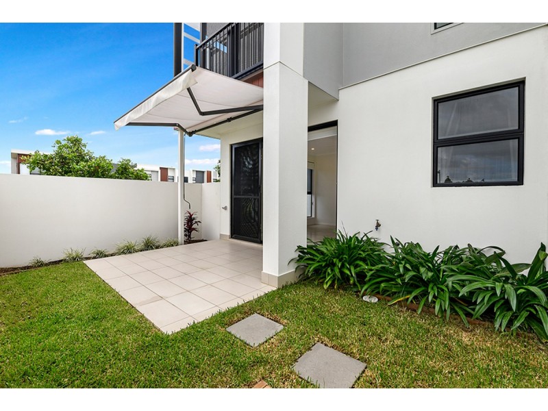 20 Regent Lane, Hope Island QLD 4212