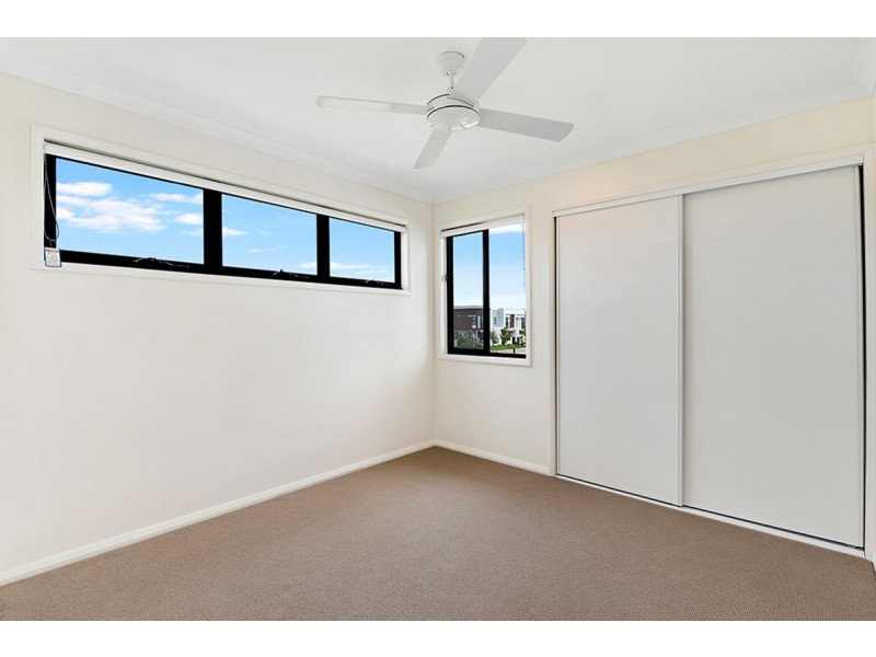 20 Regent Lane, Hope Island QLD 4212