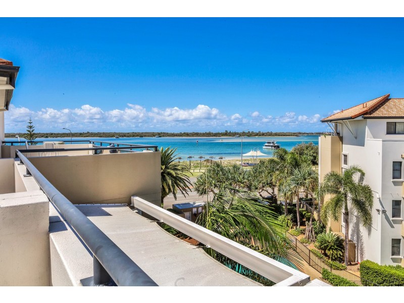 308/392 Marine Parade, Labrador QLD 4215