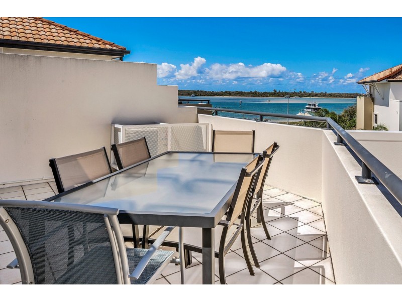 308/392 Marine Parade, Labrador QLD 4215