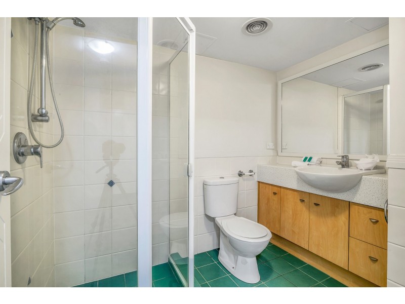 308/392 Marine Parade, Labrador QLD 4215