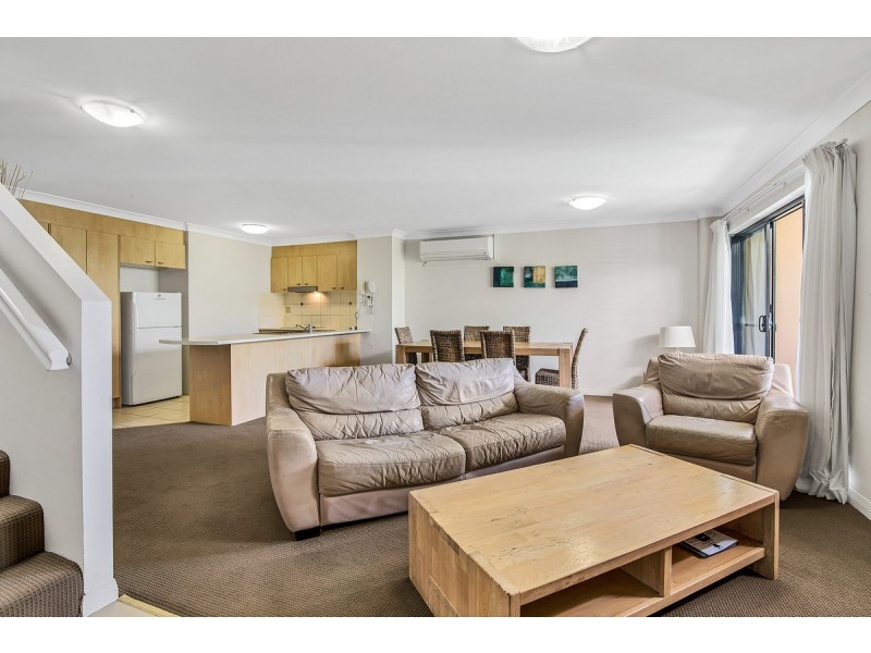 308/392 Marine Parade, Labrador QLD 4215