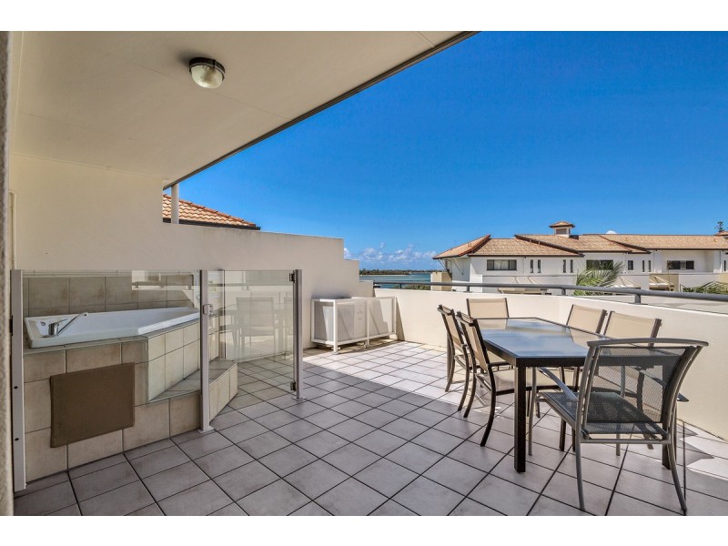 308/392 Marine Parade, Labrador QLD 4215