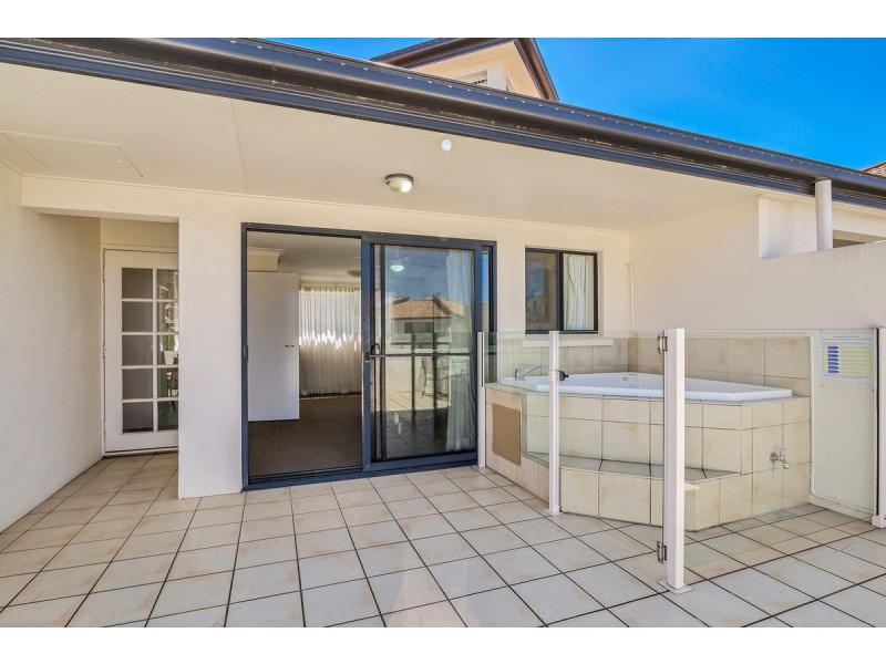 308/392 Marine Parade, Labrador QLD 4215