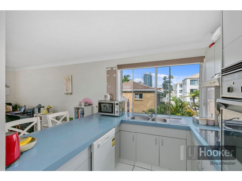 10/111 Frank Street, Labrador QLD 4215