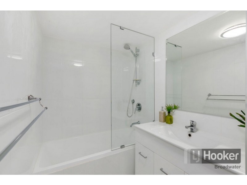 10/111 Frank Street, Labrador QLD 4215