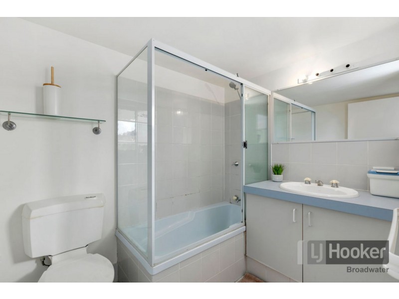 10/111 Frank Street, Labrador QLD 4215