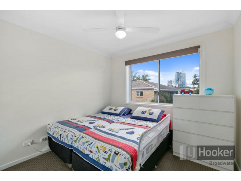 10/111 Frank Street, Labrador QLD 4215