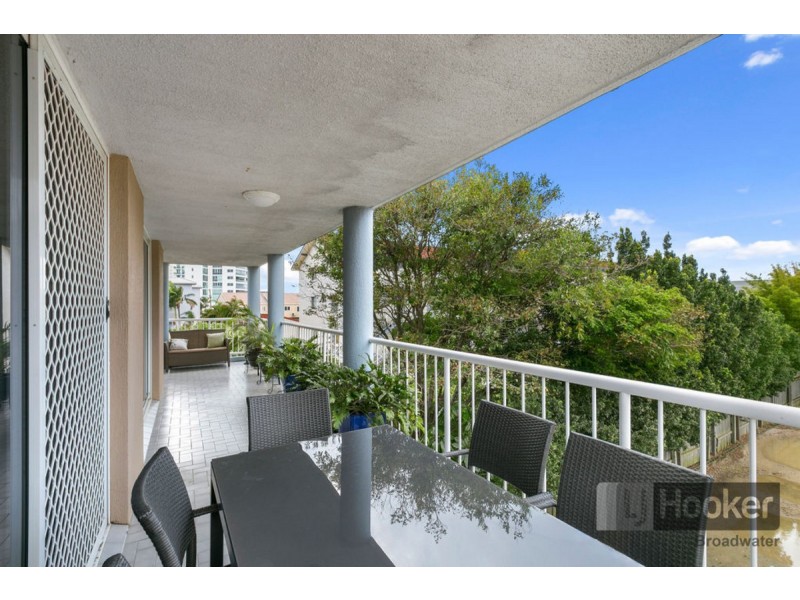 10/111 Frank Street, Labrador QLD 4215