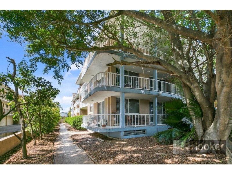10/111 Frank Street, Labrador QLD 4215