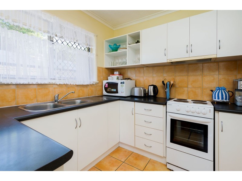 30A Gordon Street, Labrador QLD 4215