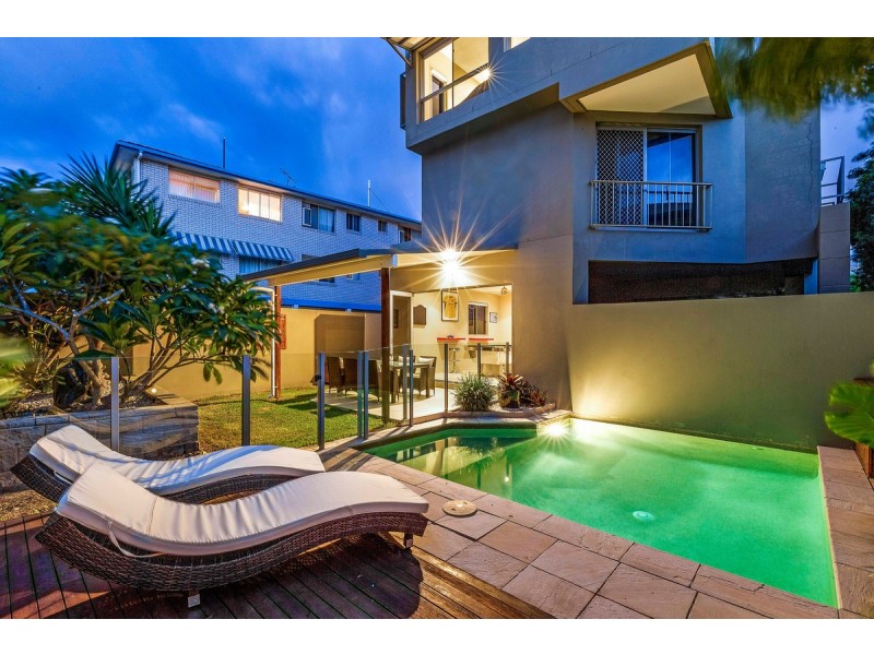 2/5 Whiting Street, Labrador QLD 4215
