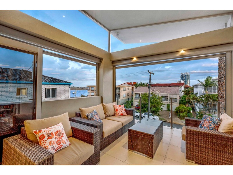 2/5 Whiting Street, Labrador QLD 4215