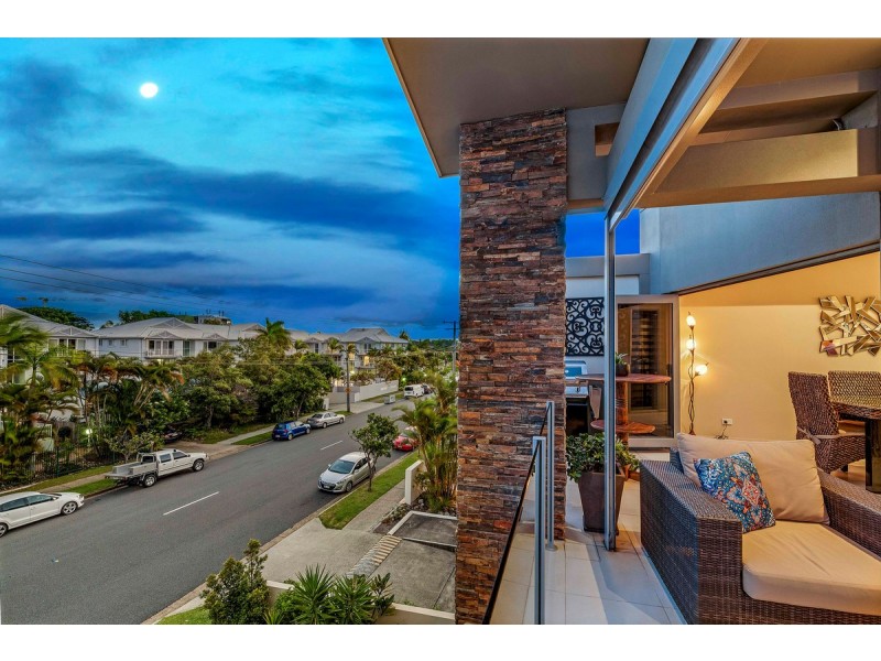 2/5 Whiting Street, Labrador QLD 4215