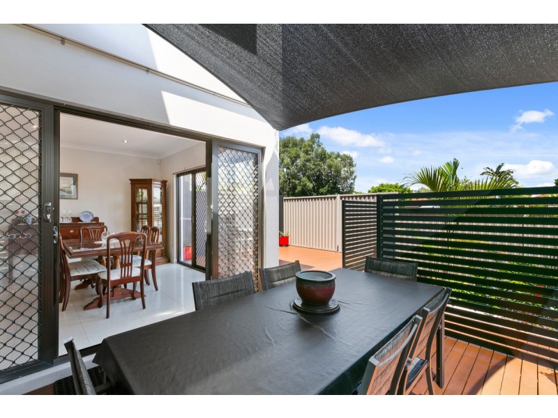 2/40 Bayview Street, Runaway Bay QLD 4216