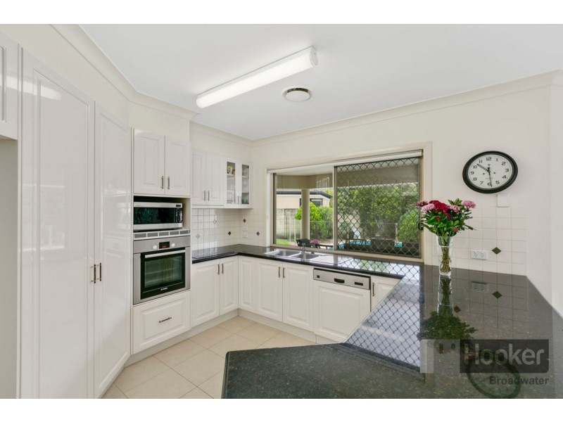 13 Dallow Crescent, Helensvale QLD 4212