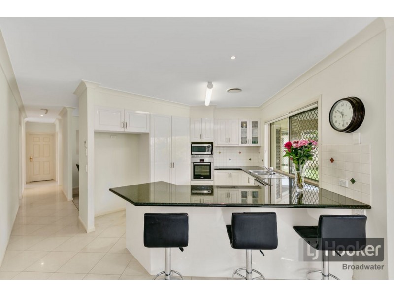 13 Dallow Crescent, Helensvale QLD 4212