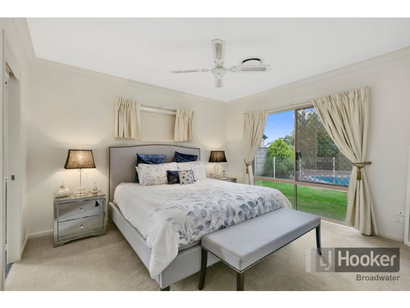 13 Dallow Crescent, Helensvale QLD 4212