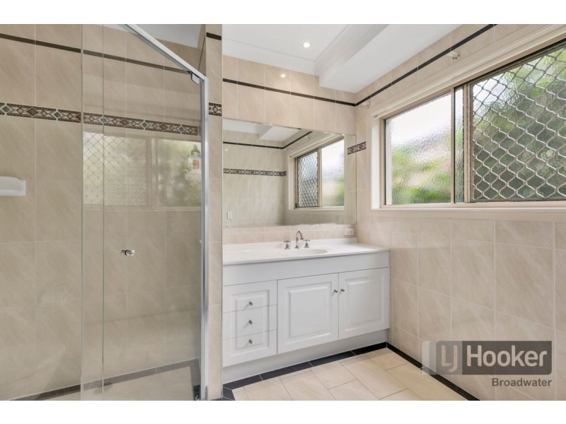 13 Dallow Crescent, Helensvale QLD 4212