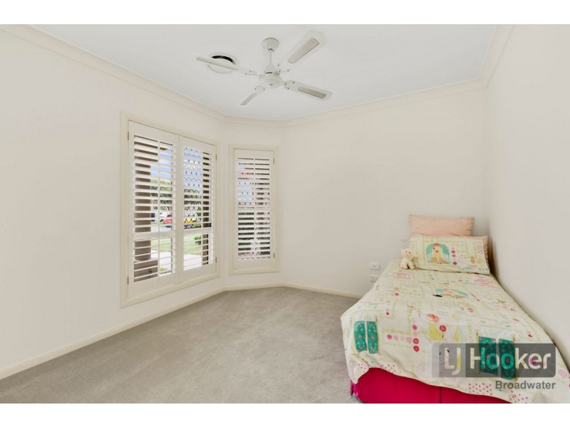 13 Dallow Crescent, Helensvale QLD 4212