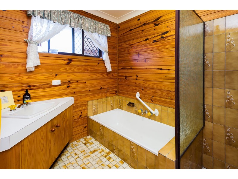 28 Barrine Crescent, Coombabah QLD 4216