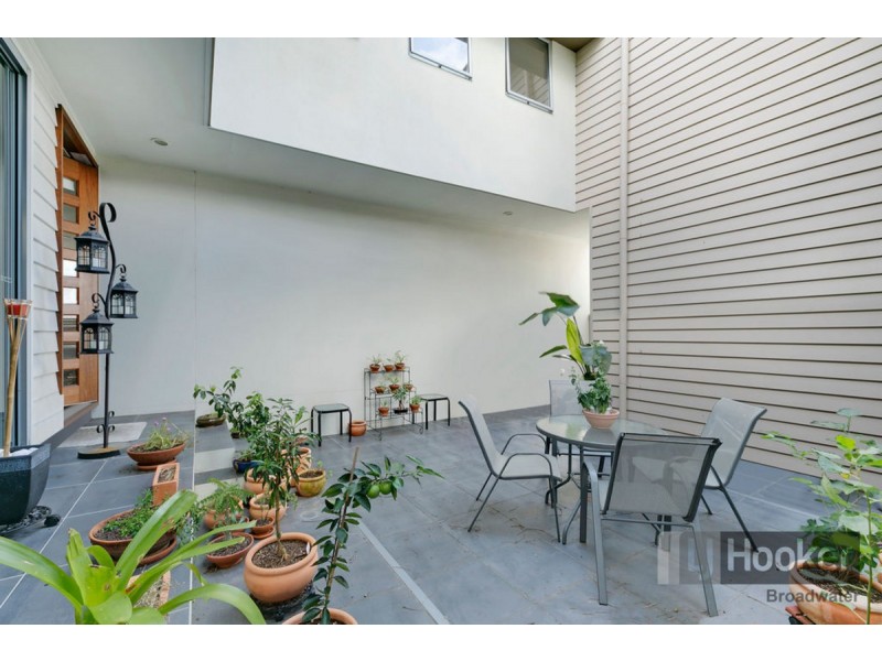 2/32 Parr Street, Biggera Waters QLD 4216