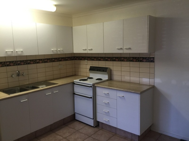 2/13 Central Street, Labrador QLD 4215