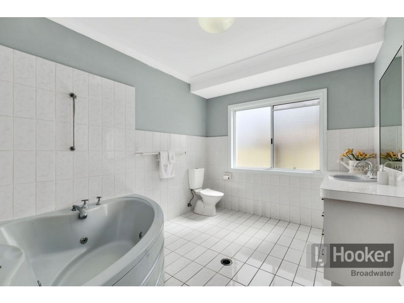 21 Ashburton Close, Arundel QLD 4214