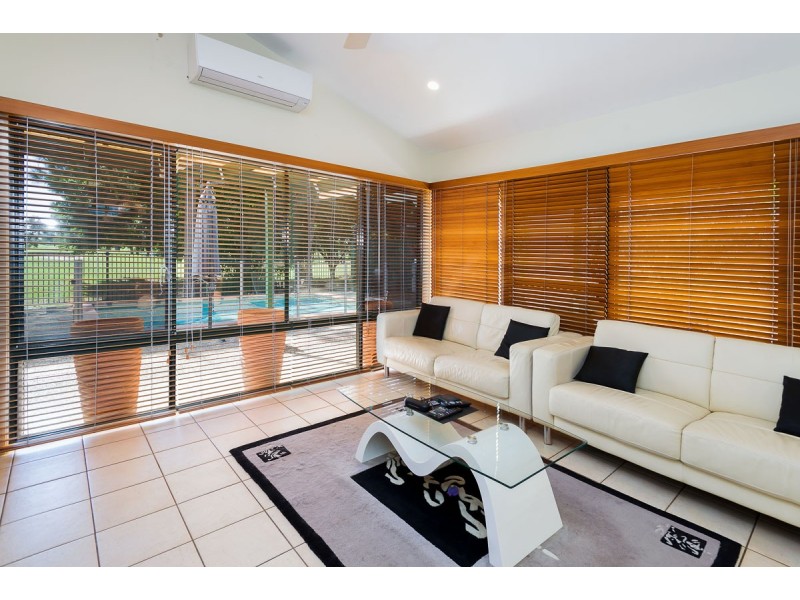 29 Ballybunyon Crescent, Hope Island QLD 4212