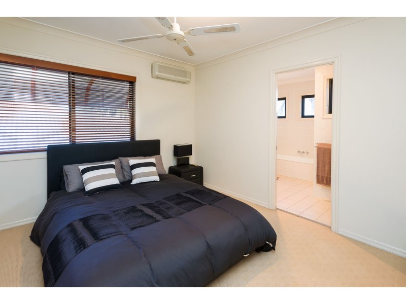 29 Ballybunyon Crescent, Hope Island QLD 4212