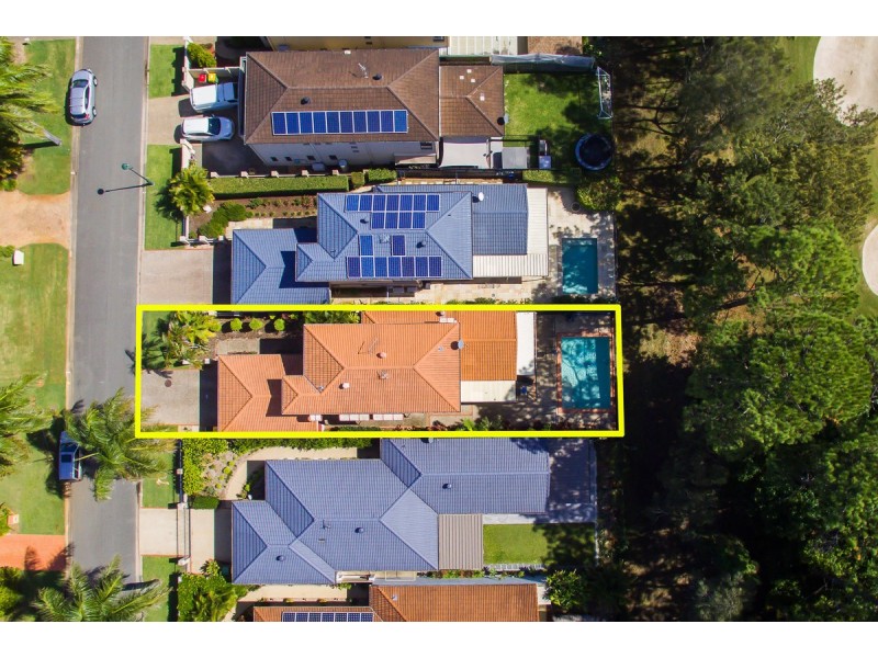 29 Ballybunyon Crescent, Hope Island QLD 4212