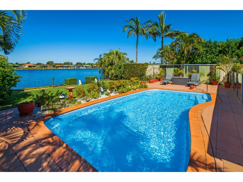 64 Burrendong Road, Coombabah QLD 4216