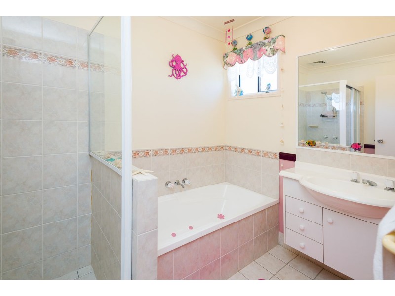 64 Burrendong Road, Coombabah QLD 4216