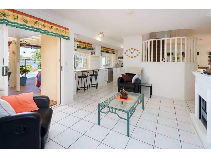 64 Burrendong Road, Coombabah QLD 4216