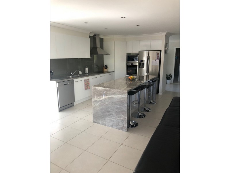 12 Helena Street, Biggera Waters QLD 4216