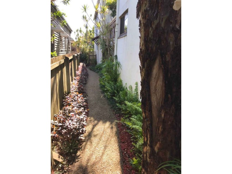 90 Worendo Street, Southport QLD 4215