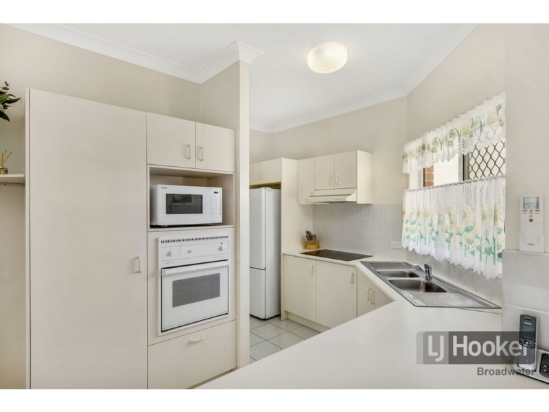 1/3 McWilliam Close, Labrador QLD 4215