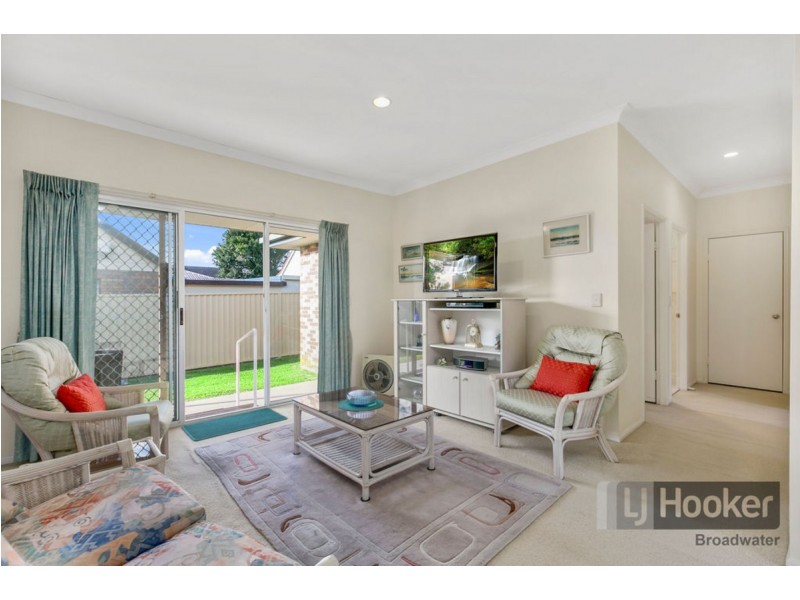 1/3 McWilliam Close, Labrador QLD 4215