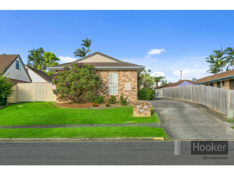 1/3 McWilliam Close, Labrador QLD 4215