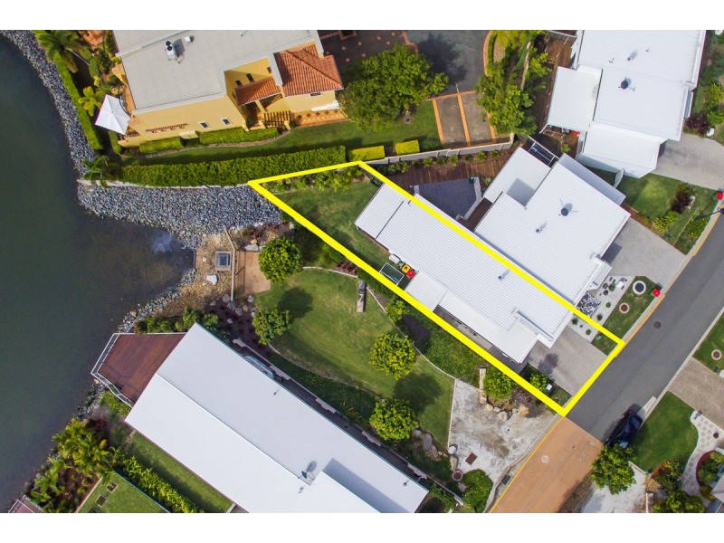 21 Azure Way, Hope Island QLD 4212