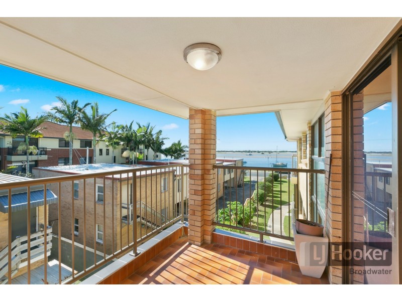 10/270 Marine Parade, Labrador QLD 4215