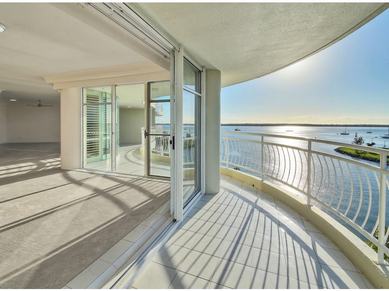 5C/5 Bayview Street, Runaway Bay QLD 4216