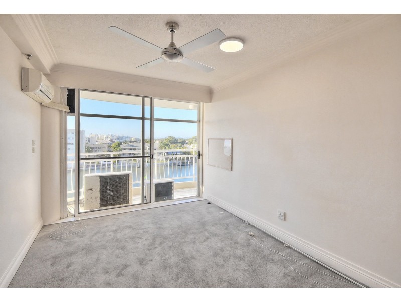 5C/5 Bayview Street, Runaway Bay QLD 4216