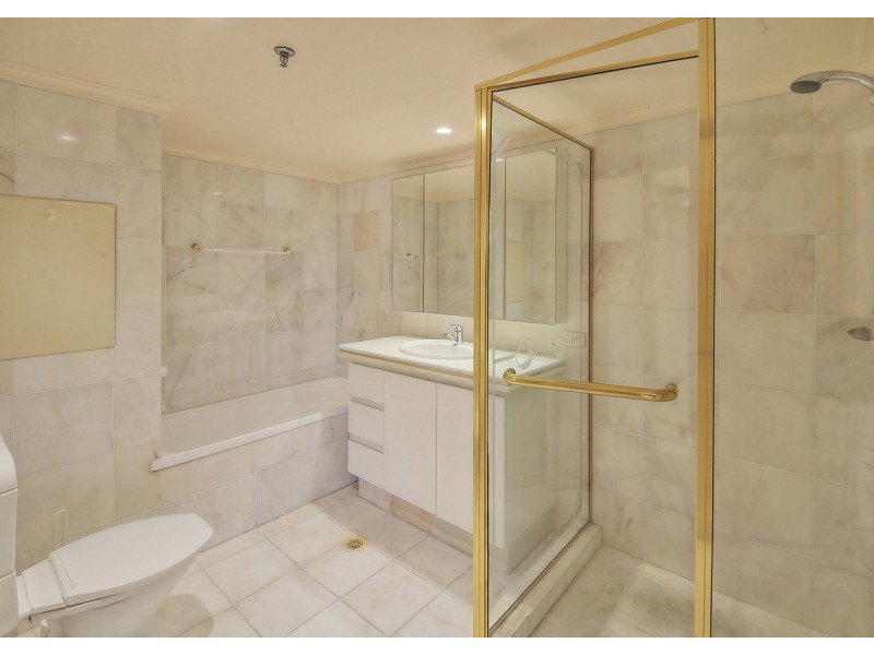 5C/5 Bayview Street, Runaway Bay QLD 4216